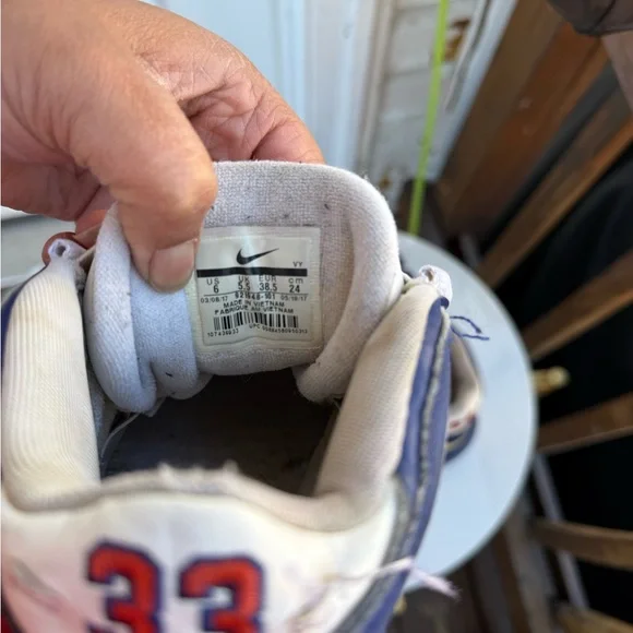 Nike White and Blue - Picture 10 of 11